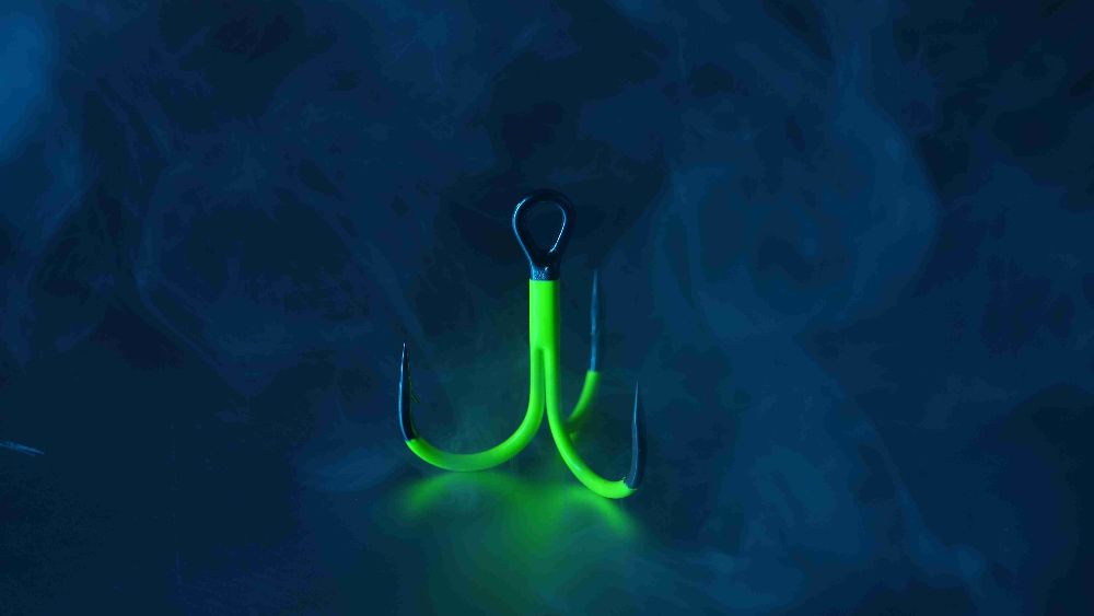 BKK SPEAR-21 UVC Treble Hooks Glow - Size 10